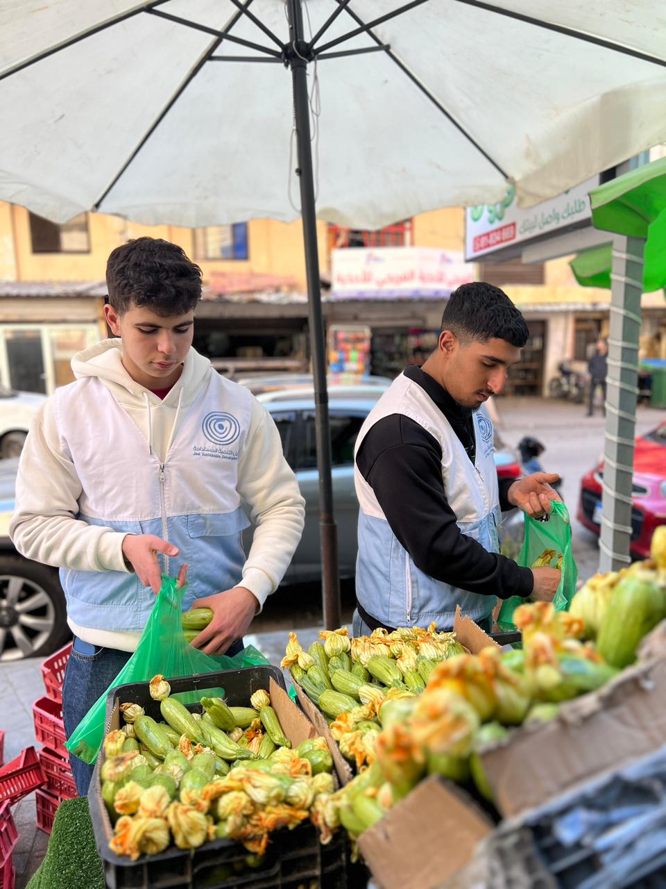  سلال رمضان تصل إلى آلاف الأسر في لبنان